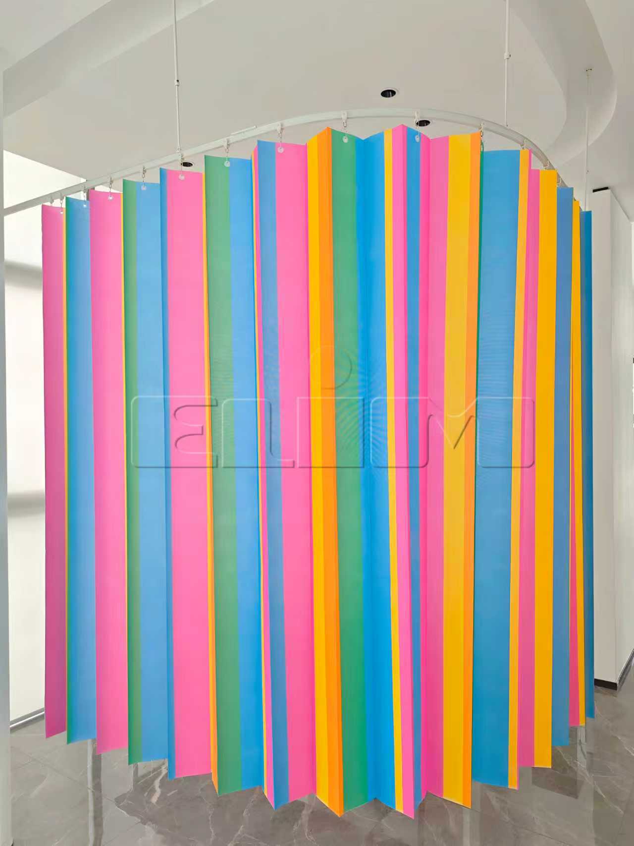 Engangsgardiner til børneafdeling